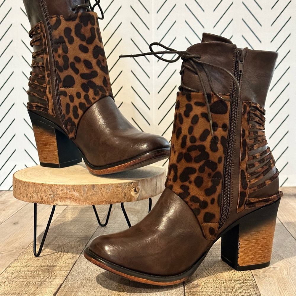 New never worn Pierre Dumas Ravenna-17 Cheetah Print Chunky Ankle Boots.